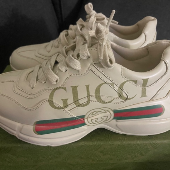 **Authentic* WOMEN'S RHYTON GUCCI LOGO LEATHER SNEAKER - Picture 2 of 8